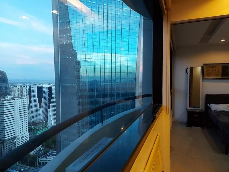 Family Staycation With Pool Manila Eksteriør billede